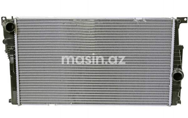 Bmw F30 - Su radiatoru