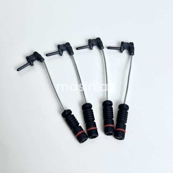 Mercedes W202 - Əyləc bəndinin sensoru