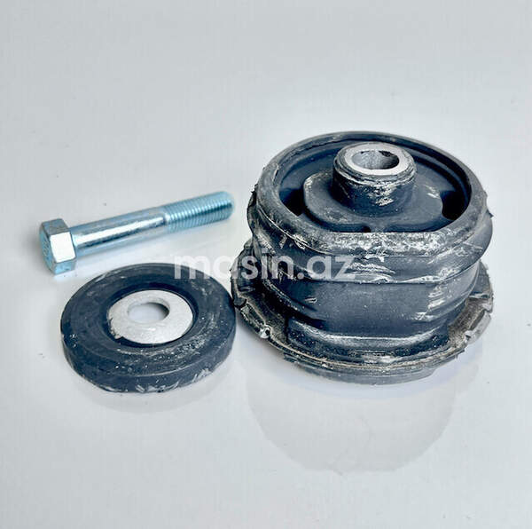 Mercedes W210 - Arxa balka yastığı