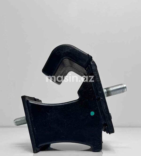 Nissan Pathfinder - Mühərrik yastığı