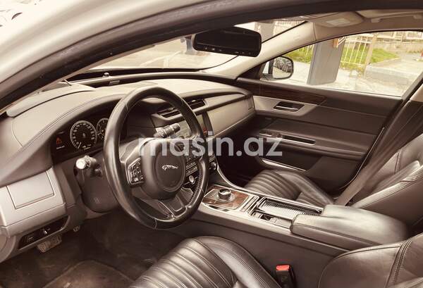 Jaguar XF - Image 4