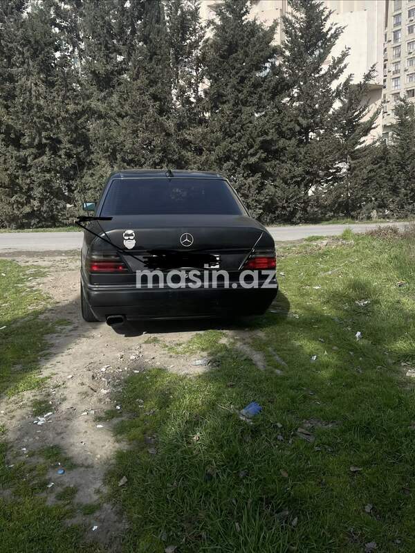 Mercedes 230 E - Image 2