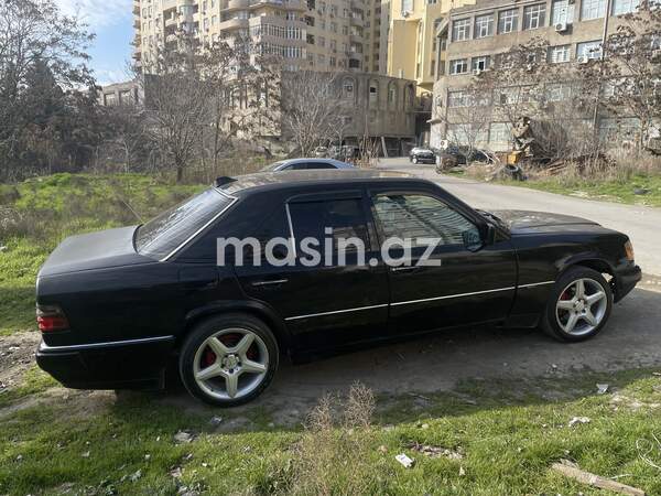 Mercedes 230 E - Image 3