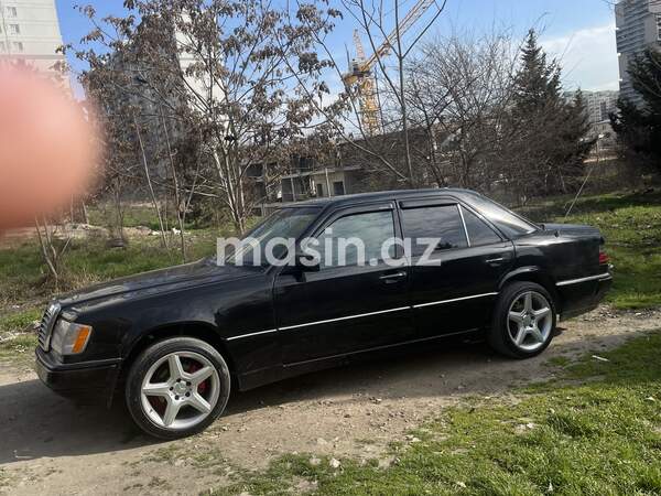 Mercedes 230 E - Image 5