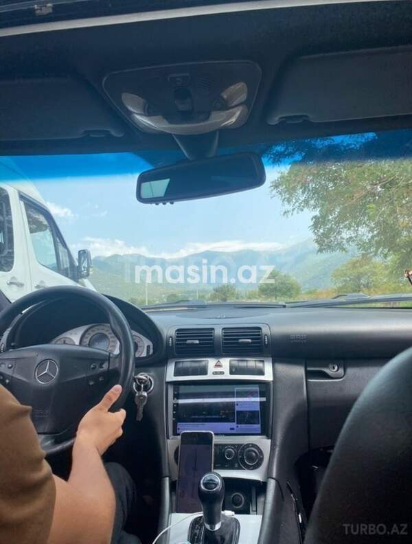 Mercedes C 240 - Image 2