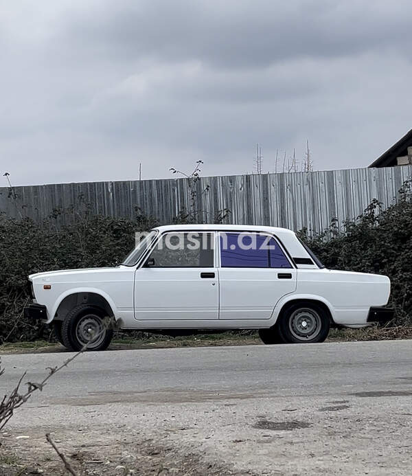 LADA (VAZ) 2107 - Image 2