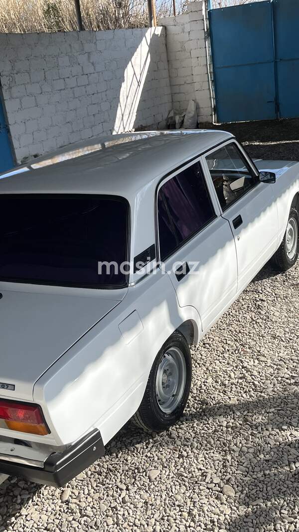 LADA (VAZ) 2107 - Image 9