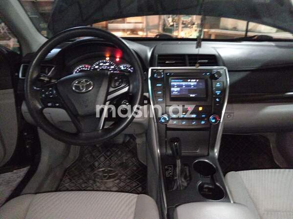 Toyota Camry - Image 5