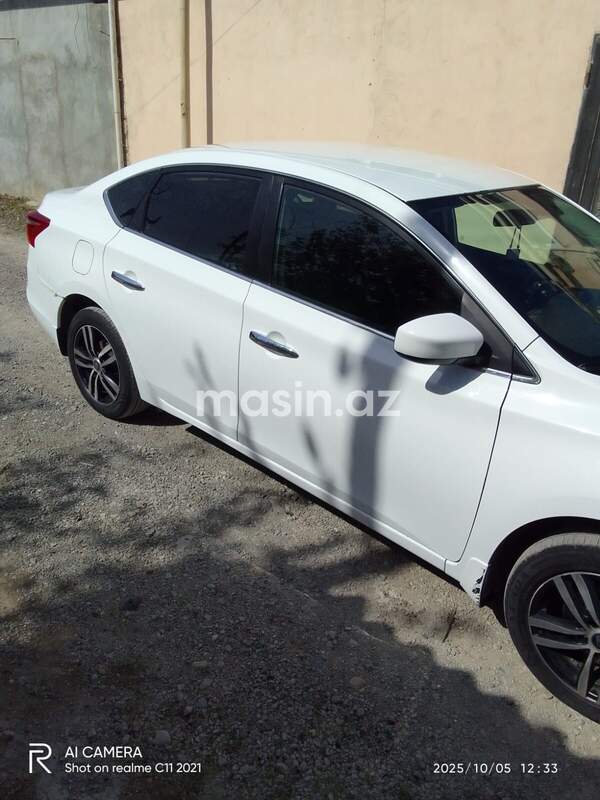 Nissan Sentra - Image 9