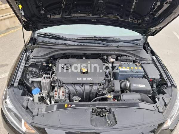 Hyundai Elantra - Image 3