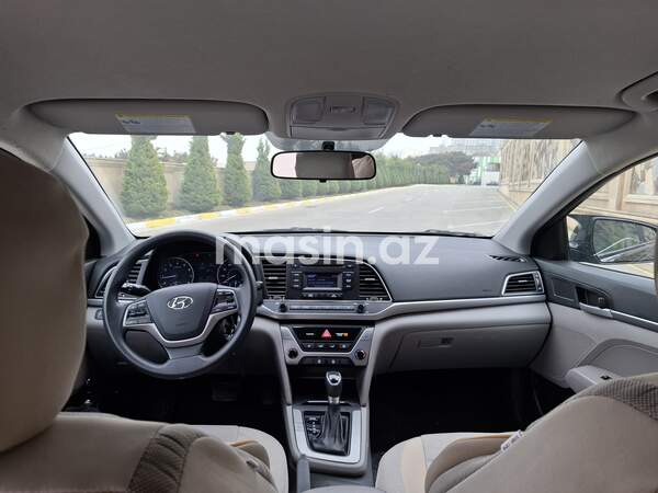 Hyundai Elantra - Image 7