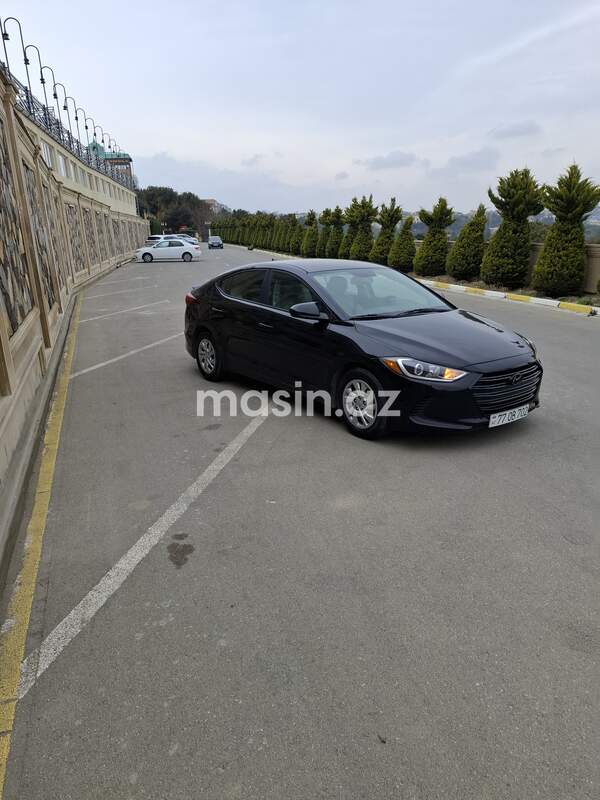 Hyundai Elantra - Image 8