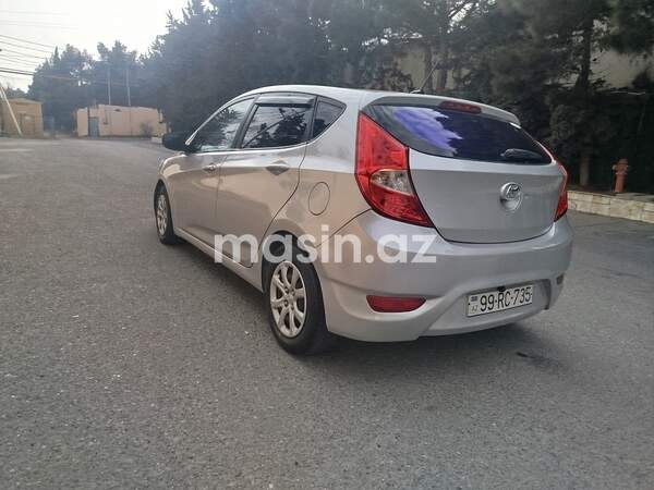 Hyundai Accent - Image 4