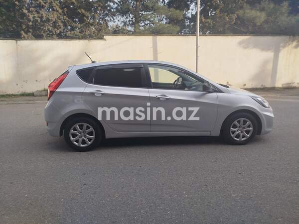 Hyundai Accent - Image 5