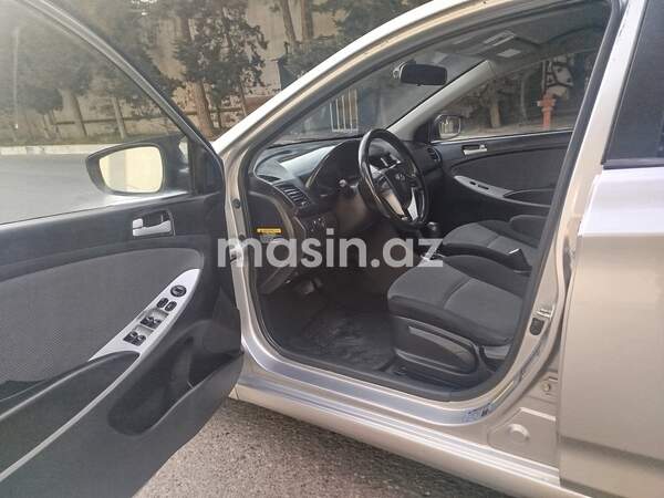 Hyundai Accent - Image 7