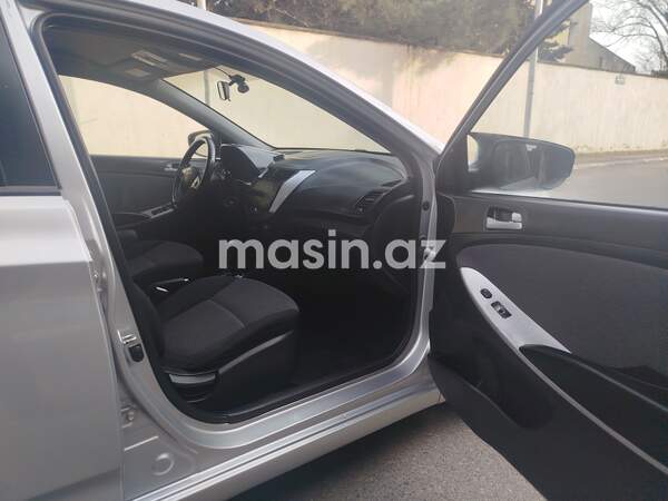 Hyundai Accent - Image 9