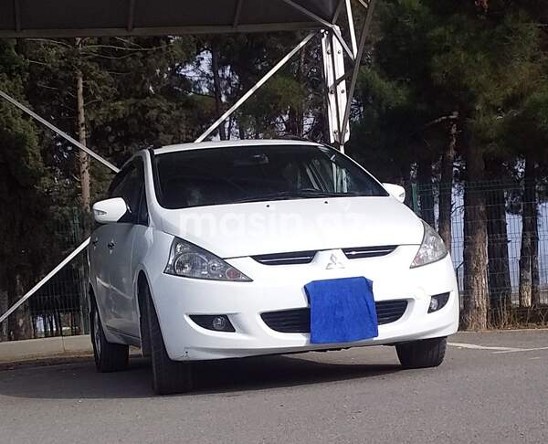 Mitsubishi Grandis - Image 3