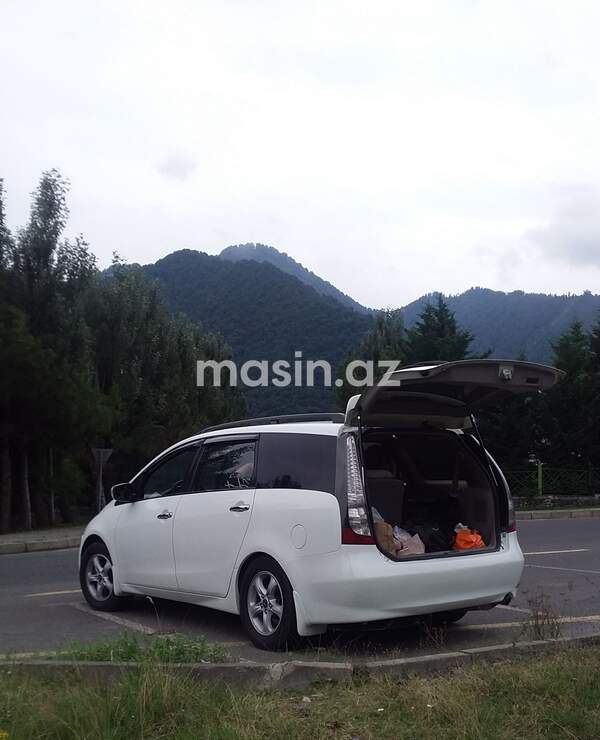 Mitsubishi Grandis - Image 5