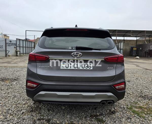 Hyundai Santa Fe - Image 2