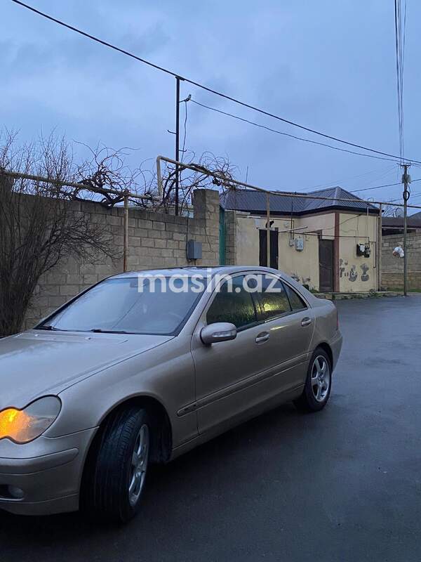 Mercedes C 200 - Image 4