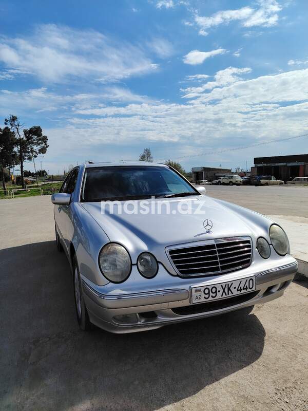 Mercedes E 240 - Image 7