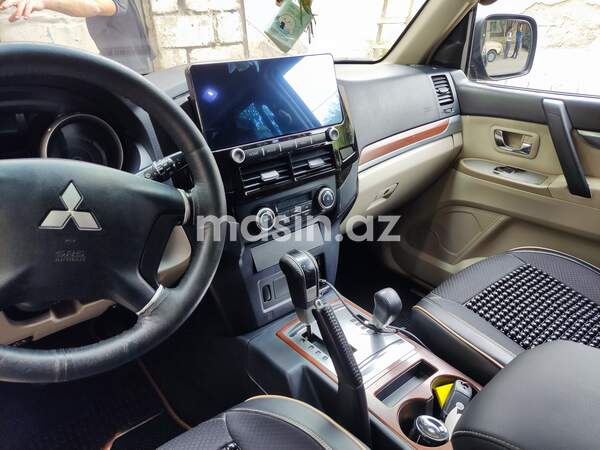 Mitsubishi Pajero - Image 4