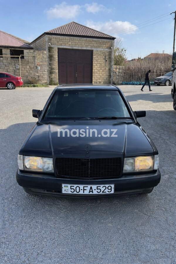 Mercedes 190 - Image 2