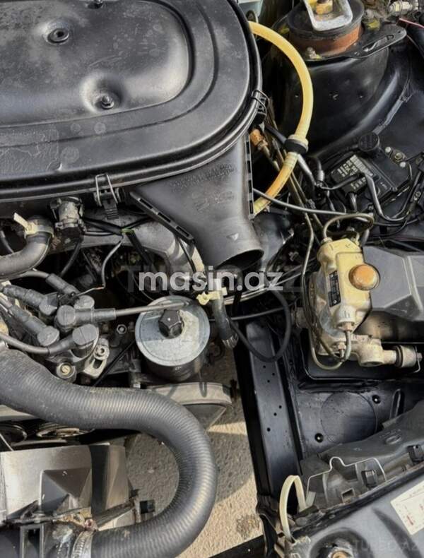 Mercedes 190 - Image 5