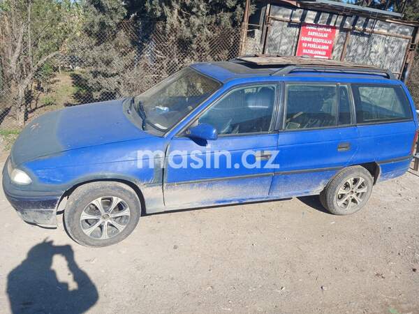 Opel Astra - Image 2