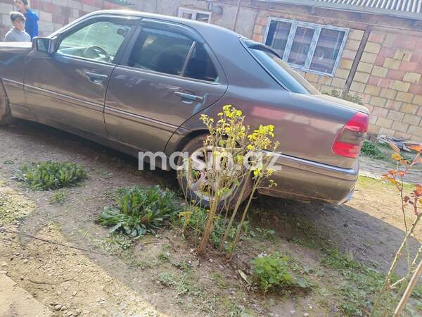 Mercedes C 180 - Image 9