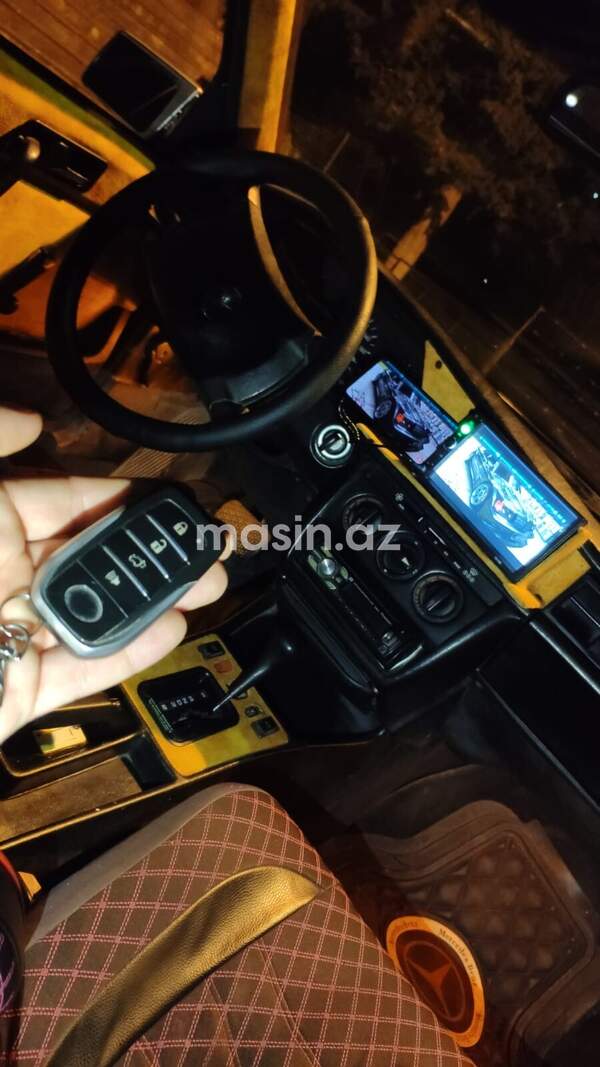 Mercedes 190 - Image 3