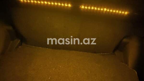 Mercedes 190 - Image 8