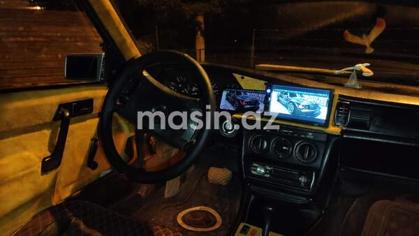 Mercedes 190 - Image 9