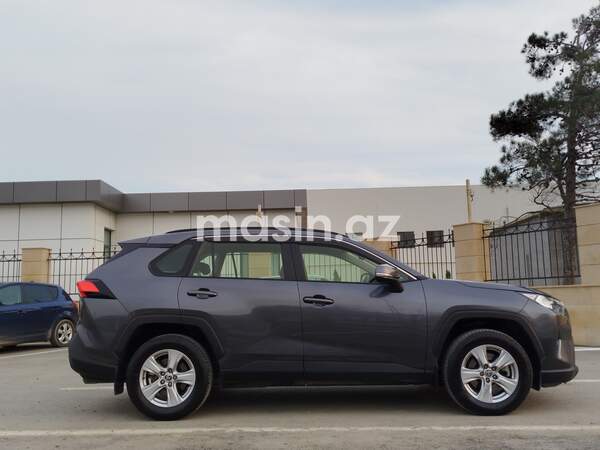 Toyota RAV4 - Image 4