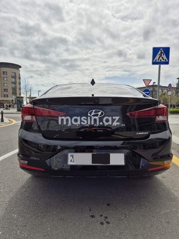 Hyundai Elantra - Image 6