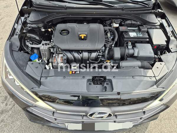 Hyundai Elantra - Image 9