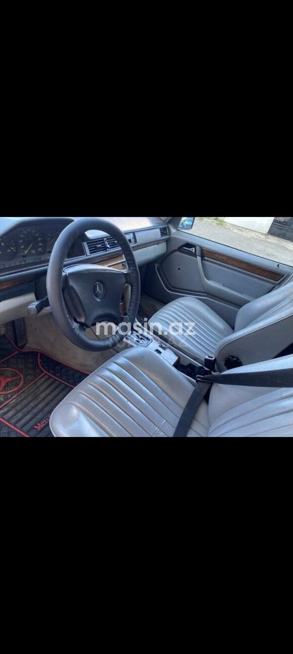 Mercedes E 200  - Image 3