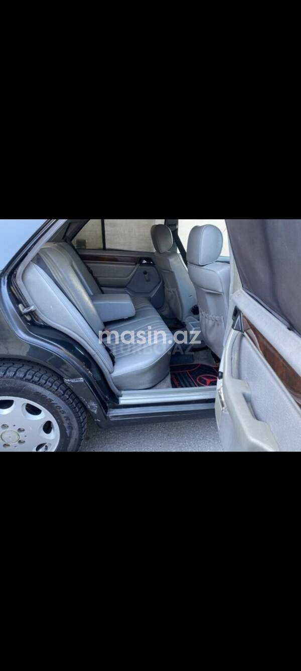 Mercedes E 200  - Image 4