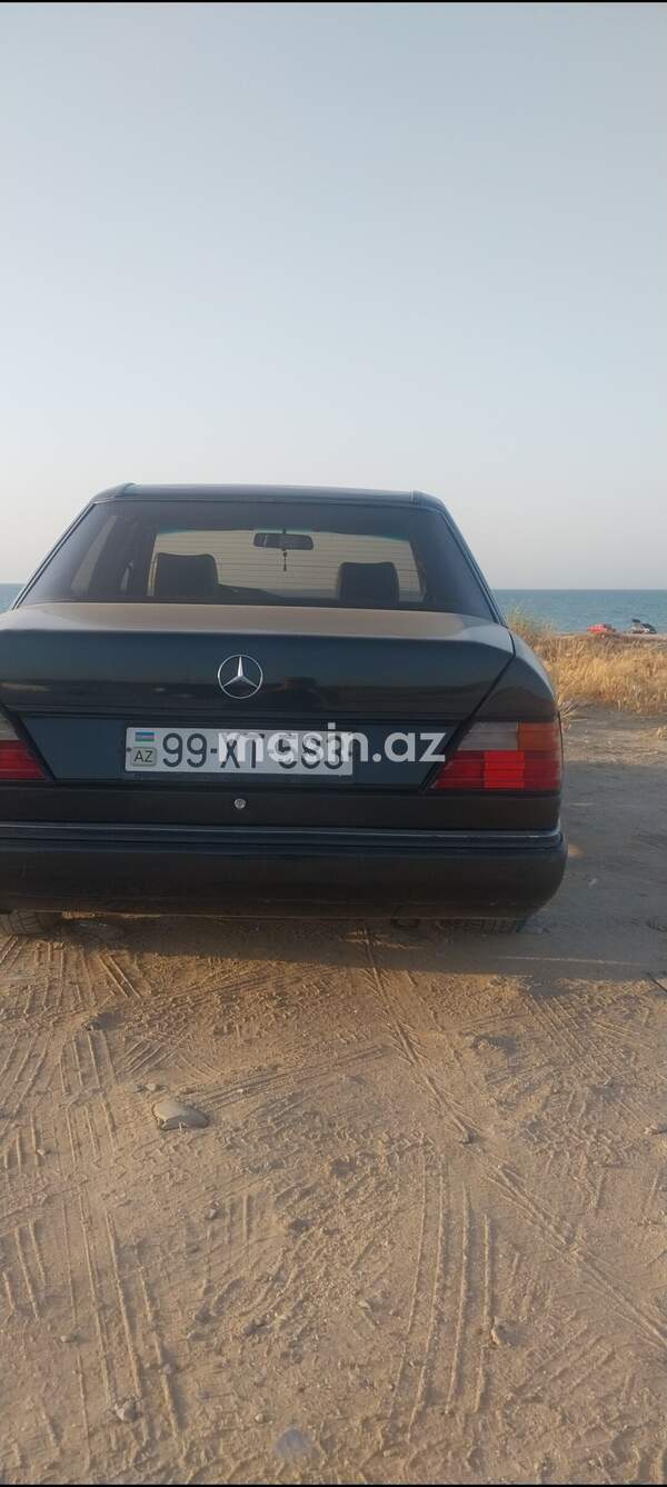 Mercedes E 200  - Image 7