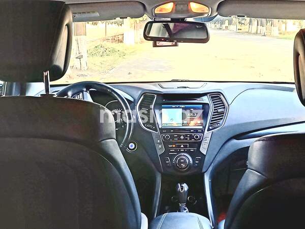 Hyundai Santa Fe - Image 7