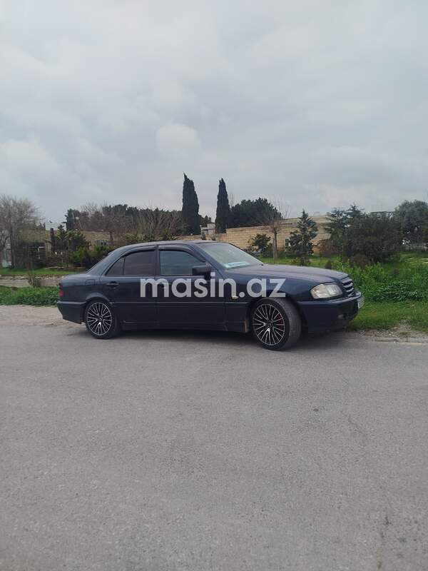 Mercedes C 220 - Image 7