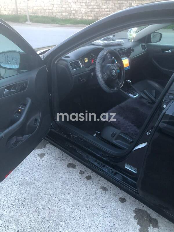 Volkswagen Jetta - Image 2