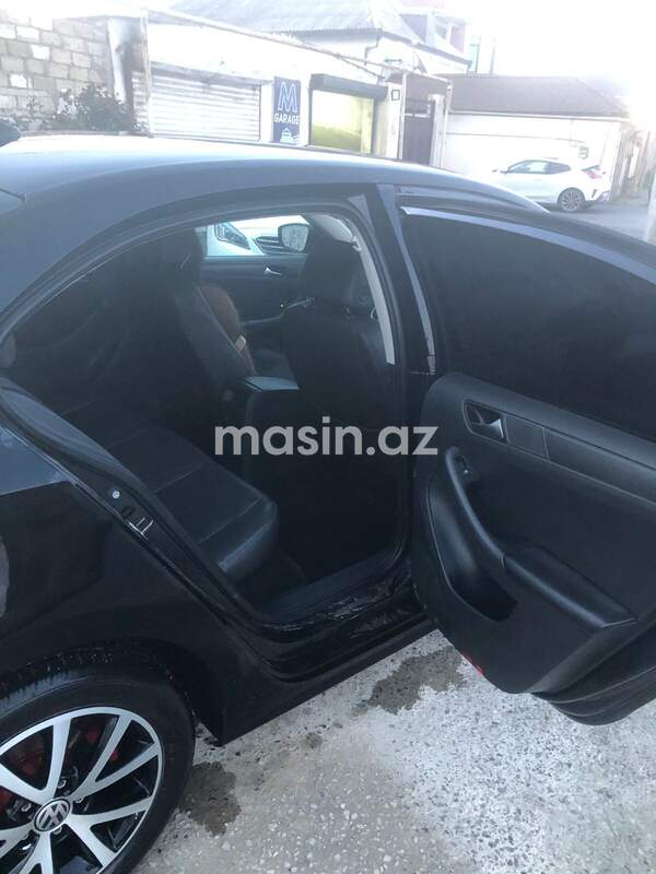 Volkswagen Jetta - Image 4