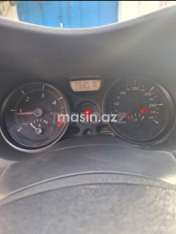 Renault Megane - Image 6