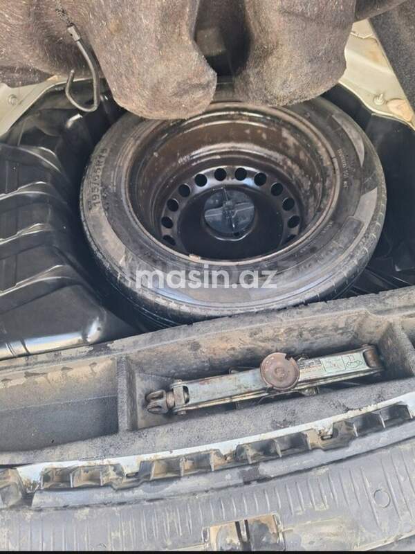 Renault Megane - Image 8