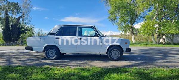 LADA (VAZ) 2107 - Image 2