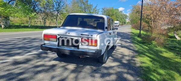 LADA (VAZ) 2107 - Image 4