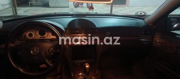 Mercedes E 270 - Image 8
