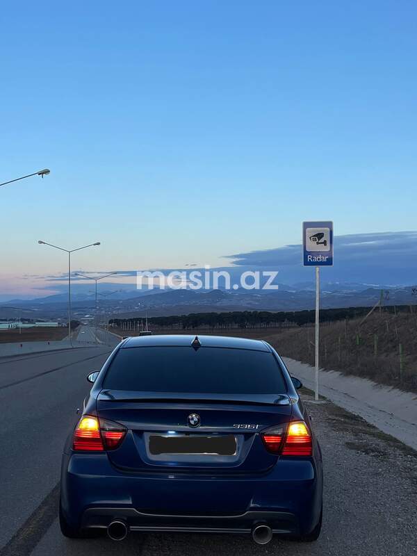 BMW 323