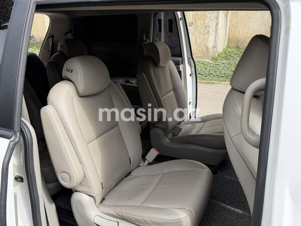 Kia Carnival  - Image 10